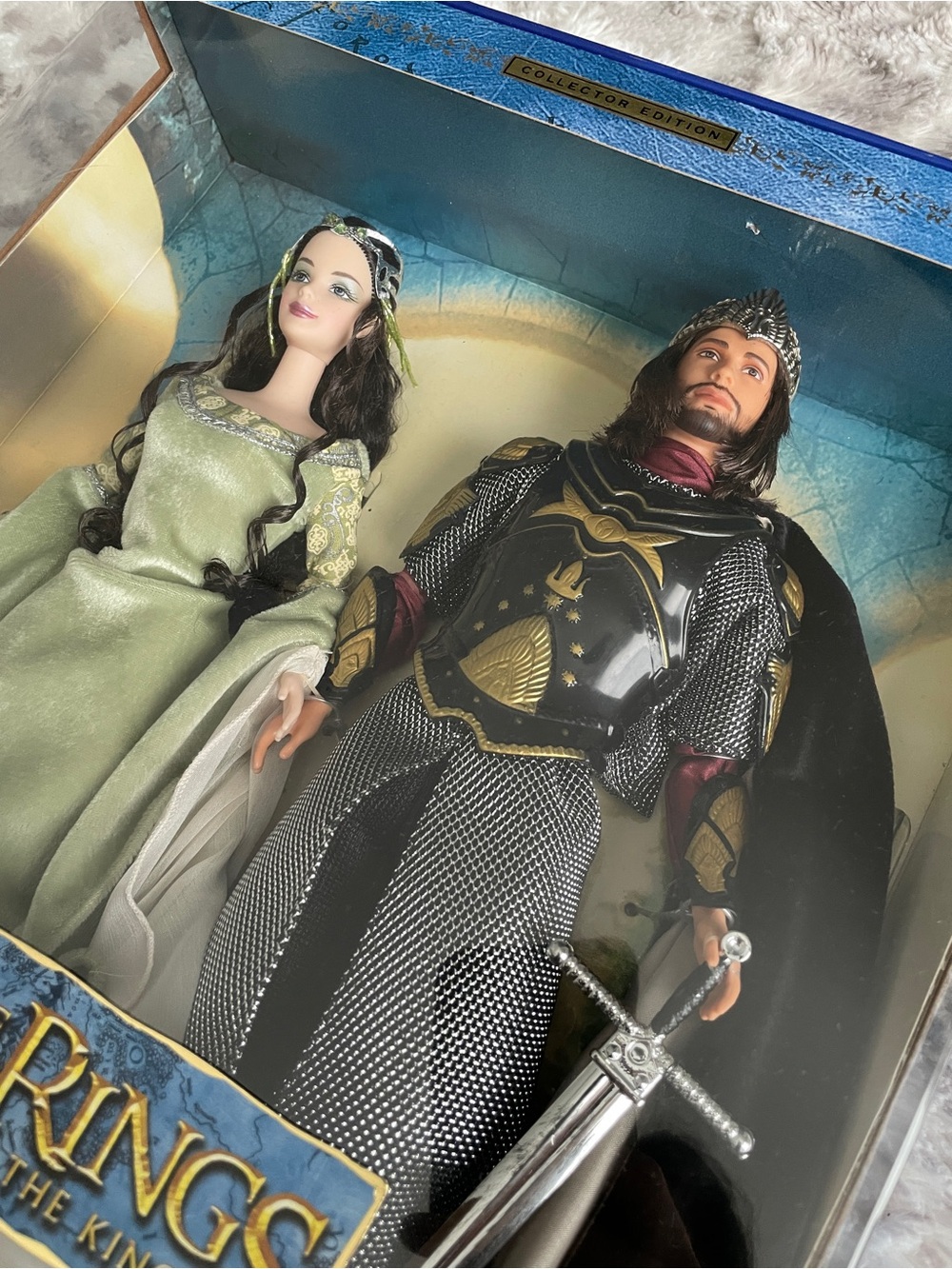 Mattel LOTR The Return of the King Aragorn & Arwen Collector’s Edition Barbies - Picture 10 of 14